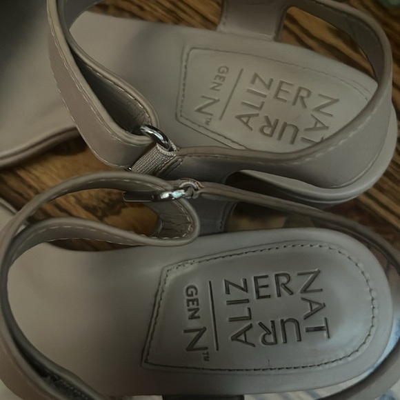 Naturalized shoes - Picture 2 of 2